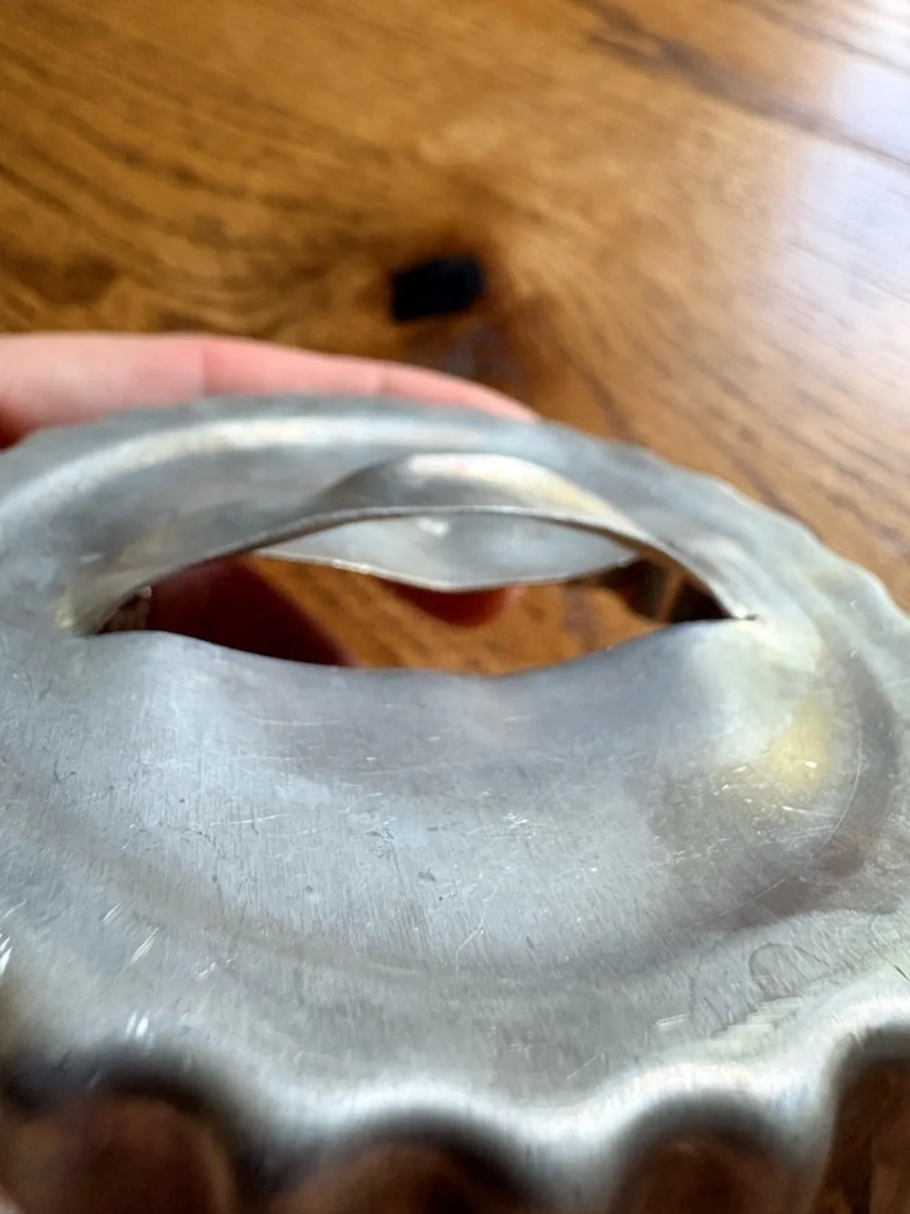 Vintage round metal tin scalloped cookie biscuit cutter
